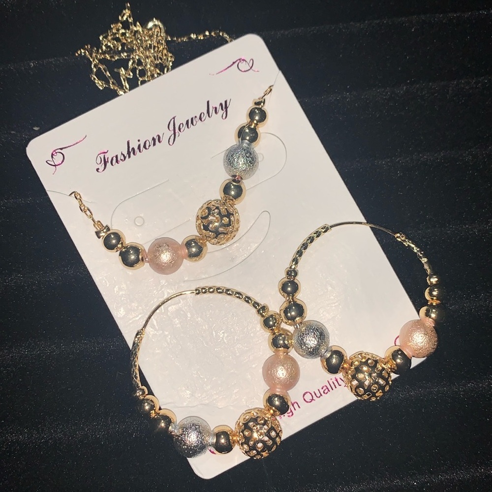 Fashion jewelry- necklace and earrings set